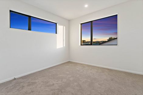 Photo of property in 1/16 Binsted Road, New Lynn, Auckland, 0600