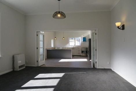 Photo of property in 33 Happy Valley Road, Owhiro Bay, Wellington, 6023