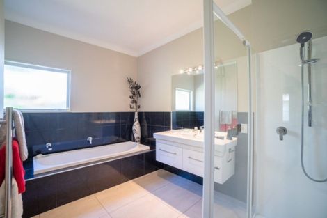 Photo of property in 26 Pahiatua Street, Hokowhitu, Palmerston North, 4410