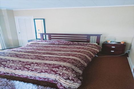 Photo of property in 9 Spence Road, Henderson, Auckland, 0612