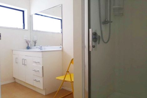 Photo of property in 6 Eske Place, Highland Park, Auckland, 2010
