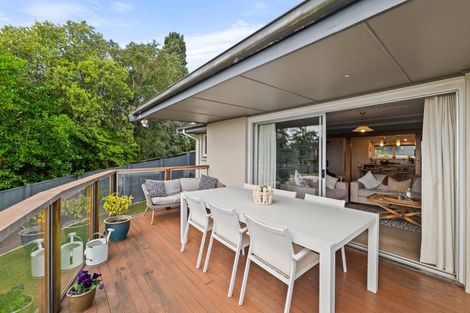 Photo of property in 15 Karitane Drive, Cashmere, Christchurch, 8022
