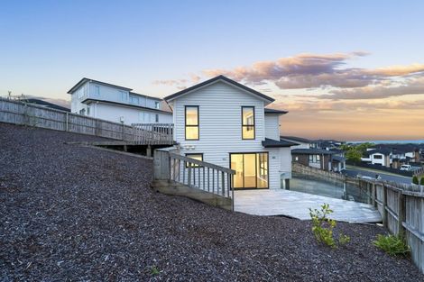 Photo of property in 55 Platinum Rise, Ranui, Auckland, 0612