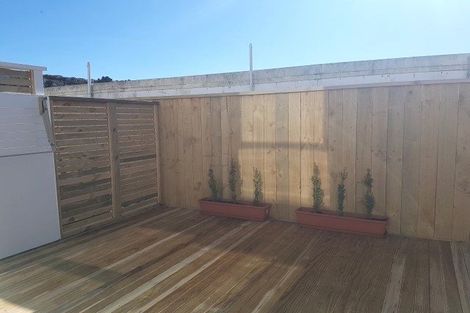 Photo of property in 32u2 Dr Taylor Terrace, Johnsonville, Wellington, 6037