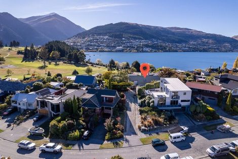 Photo of property in 75 Cedar Drive, Kelvin Heights, Queenstown, 9300