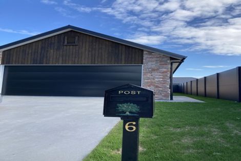 Photo of property in 6 Taylor Street, Cambridge, 3434