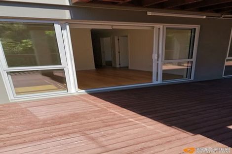 Photo of property in 16 Para Close, Fairview Heights, Auckland, 0632