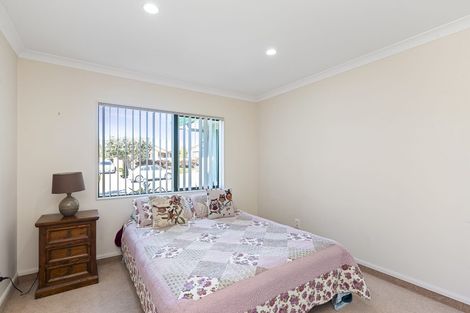 Photo of property in 2 Millennium Hill, Paraparaumu, 5032