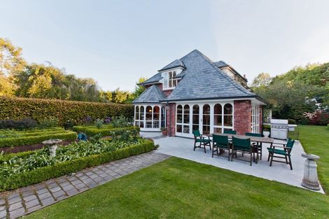 Photo of property in 163 Gardiners Road, Harewood, Christchurch, 8051