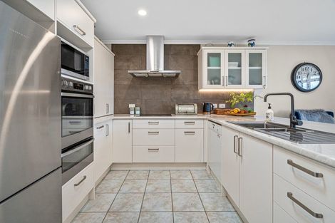 Photo of property in 5 Mahonia Place, Pyes Pa, Tauranga, 3112