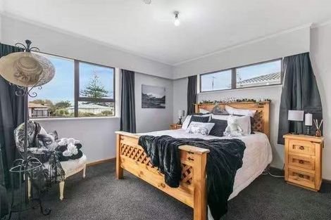 Photo of property in 20 Matapouri Road, Mangere Bridge, Auckland, 2022