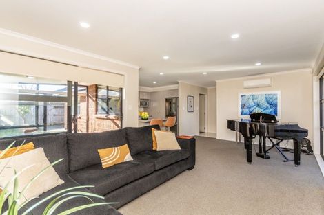 Photo of property in 36 Karina Terrace, Roslyn, Palmerston North, 4414
