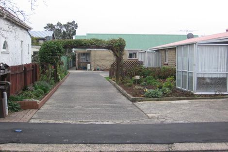 Photo of property in 32 Oxford Street, South Dunedin, Dunedin, 9012