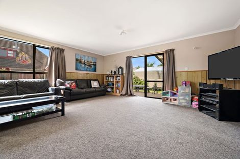 Photo of property in 12 Treffers Avenue, Rangiora, 7400