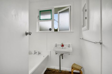 Photo of property in 13 Wiremu Place, Blagdon, New Plymouth, 4310