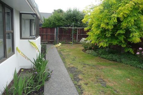Photo of property in 35 Chipping Lane, Redwood, Christchurch, 8051