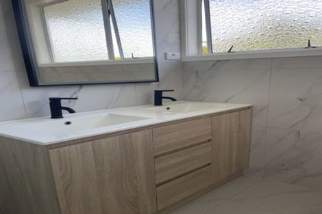 Photo of property in 22 Edgeworth Road, Glenfield, Auckland, 0629