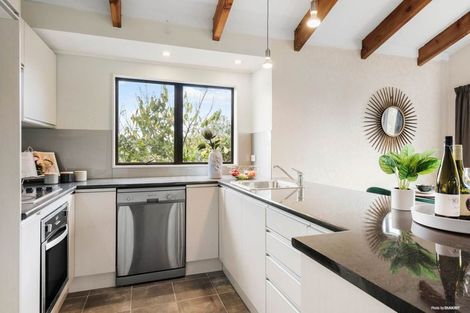 Photo of property in 7 Vera Road, Te Atatu South, Auckland, 0610