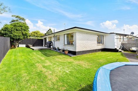Photo of property in 2/53 Taioma Crescent, Te Atatu Peninsula, Auckland, 0610