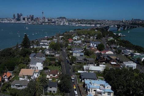 Photo of property in 1/71 Princes Street, Northcote Point, Auckland, 0627