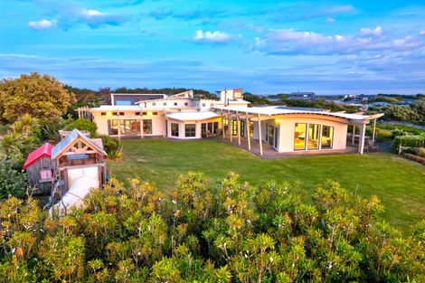 Photo of property in 31 Longbeach Drive, Castlecliff, Whanganui, 4501