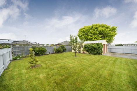 Photo of property in 19 Piper Place, Roslyn, Palmerston North, 4414