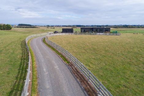 Photo of property in 567 Lethbridge Road, Halcombe, 4775