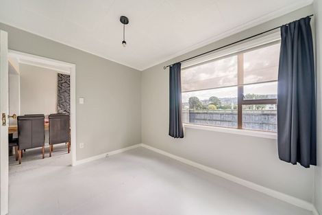 Photo of property in 52 Durham Crescent, Fairfield, Lower Hutt, 5011