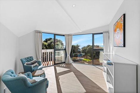 Photo of property in 2/14 Clifton Road, Waiake, Auckland, 0630