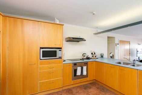 Photo of property in Endeavour Apartments, 125u6 Thorndon Quay, Pipitea, Wellington, 6011
