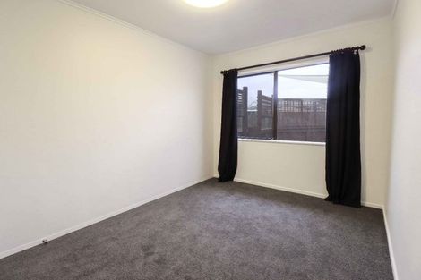 Photo of property in 16 Coromandel Court, Roslyn, Palmerston North, 4414
