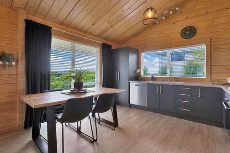 Photo of property in 21 Oxford Street, Waikari, 7420