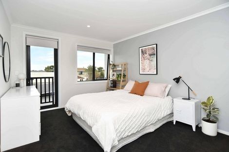 Photo of property in 15 Holmes Hanover Lane, Halswell, Christchurch, 8025