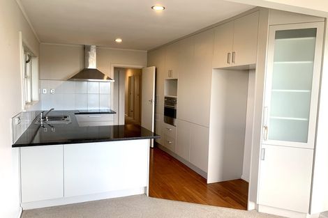 Photo of property in 8 Speedy Crescent, Hillcrest, Auckland, 0627