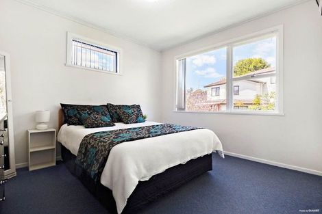 Photo of property in 25 Ellice Road, Totara Vale, Auckland, 0629