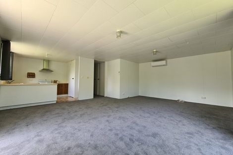 Photo of property in 9 Kirrie Avenue, Te Atatu South, Auckland, 0610