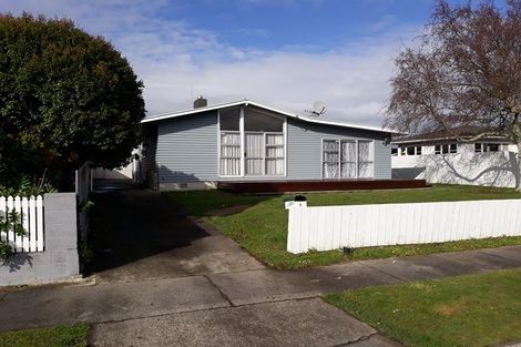 Photo of property in 6 Somerset Crescent, Highbury, Palmerston North, 4412