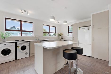 Photo of property in 35 Comet Crescent, Mangere, Auckland, 2022