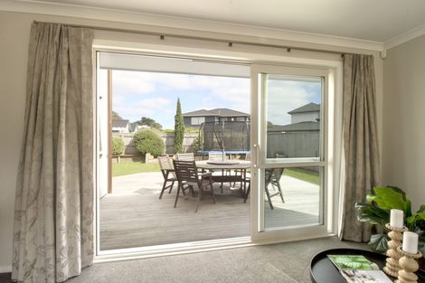 Photo of property in 40 Resolution Drive, Whitby, Porirua, 5024