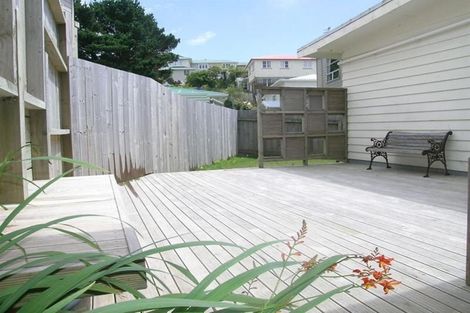 Photo of property in 40 Ruskin Road, Newlands, Wellington, 6037