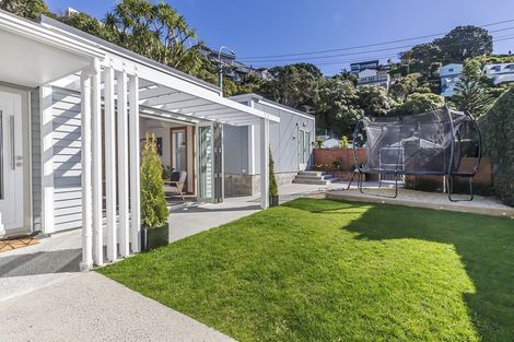Photo of property in 55 Ferry Street, Seatoun, Wellington, 6022