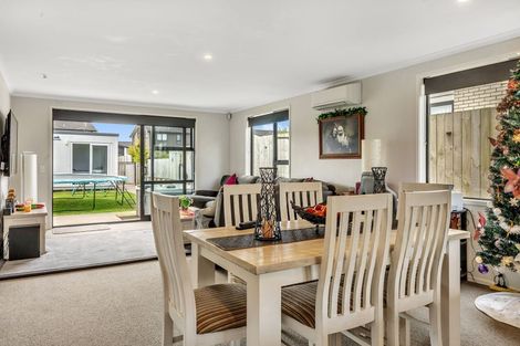 Photo of property in 90 Banks Street, Marfell, New Plymouth, 4310