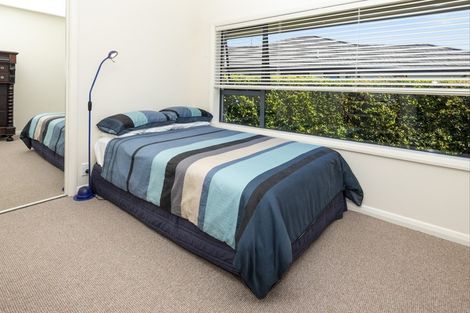 Photo of property in 8 Gulf Crest, Bucklands Beach, Auckland, 2012