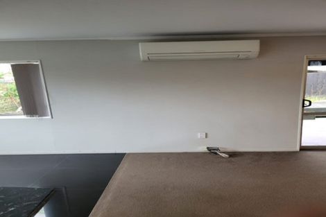 Photo of property in 15 Tiki Street, New Lynn, Auckland, 0600
