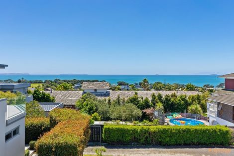 Photo of property in 2/67 Castor Bay Road, Castor Bay, Auckland, 0620