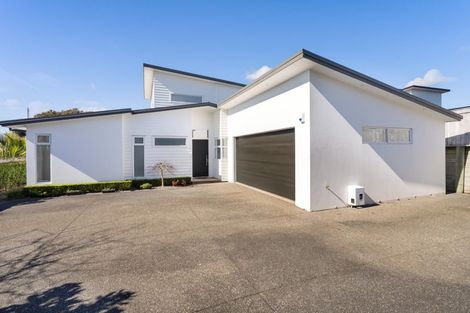 Photo of property in 321b Mangorei Road, Merrilands, New Plymouth, 4312