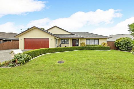 Photo of property in 13 Longford Park Drive, Takanini, 2112