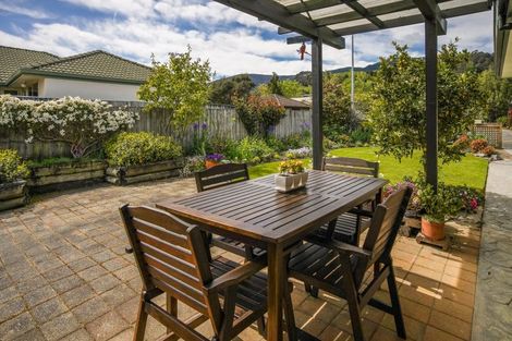 Photo of property in 7 Heath Place, Stoke, Nelson, 7011