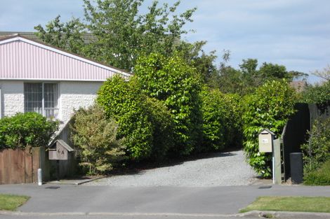 Photo of property in 6b Hurst Place, Parklands, Christchurch, 8083