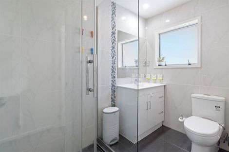 Photo of property in 1/10 May Avenue, Te Atatu South, Auckland, 0610